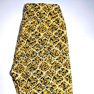 LulaRoe Leggings Golden Yellow Soft One Size